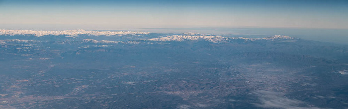 Spanien Pyrenäen 2022-12-02 Flug IBE3190 Madrid-Barajas (MAD/LEMD) - München Franz Josef Strauß (MUC/EDDM) Luftbild aerial photo