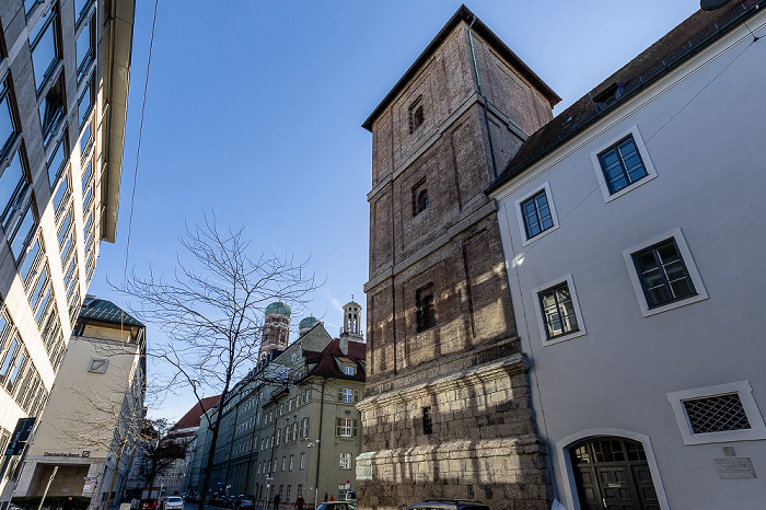 Altstadt: Maxburgstraße - Turm der Jesuitenkirche St. Michael München