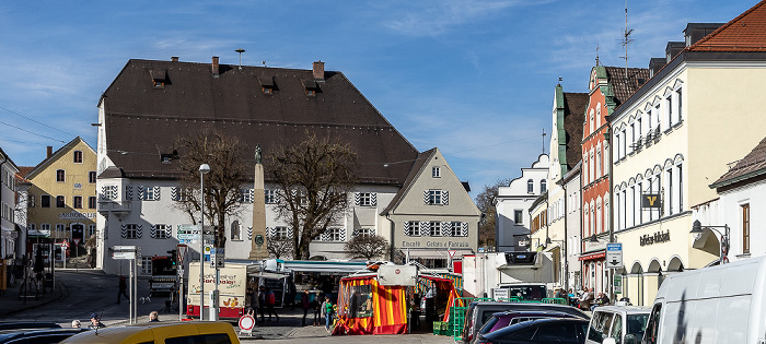 Altstadt: Marienplatz mit Mariensäule, Rathaus Ebersberg