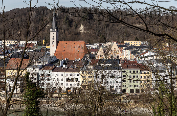 Blick vom Aussichtspunkt Schöne Aussicht: Inn, Altstadt mit Frauenkirche und Rathaus Wasserburg am Inn