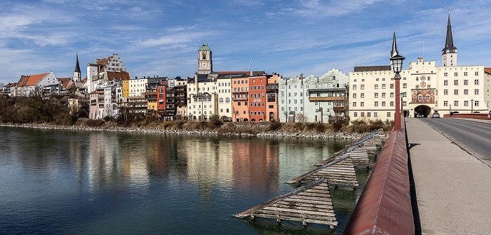 Altstadt mit v.l. Burgkapelle St. Ägidien, Wasserburg, Pfarrkirche St. Jakob, Spitalkirche, Rote Brücke, Brucktor und Frauenkirche, Inn Wasserburg am Inn