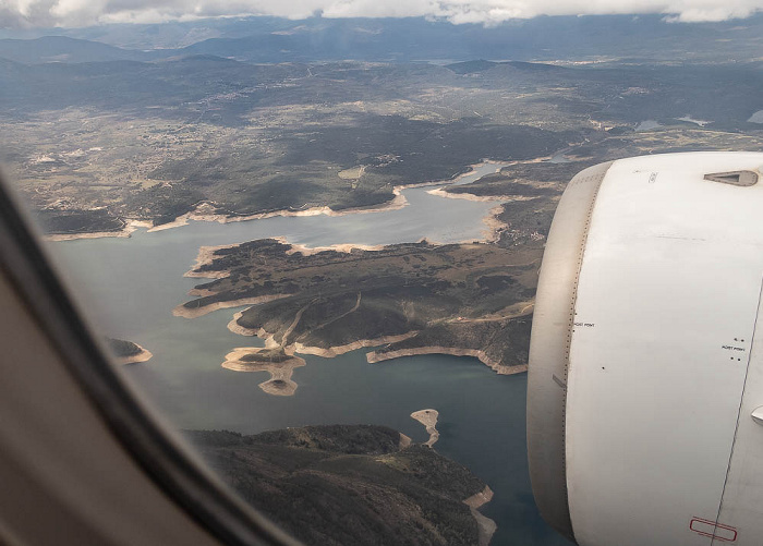 Comunidad de Madrid Embalse del Atazar 2023-03-24 Flug IBE3191 München Franz Josef Strauß (MUC/EDDM) - Madrid-Barajas (MAD/LEMD) Luftbild aerial photo