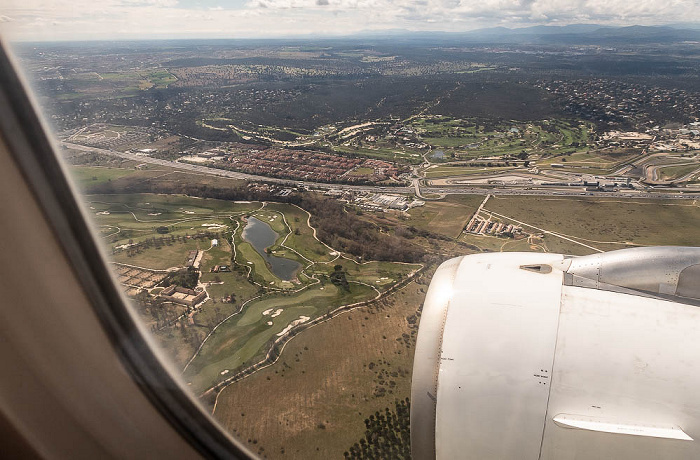 V.u.: Club de Golf La Moraleja, Autovía del Norte A-1, San Sebastián de los Reyes mit dem Club de Campo, dem Circuito del Jarama und dem Real Sociedad Hípica Española Club de Campo Comunidad de Madrid