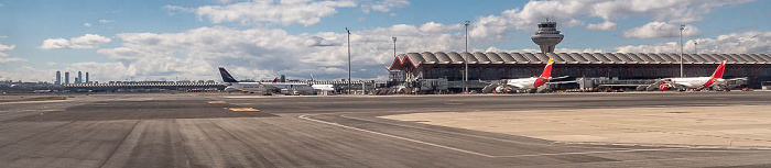 Aeropuerto Adolfo Suárez Madrid-Barajas: Terminal 4S 2023-03-24 Flug IBE3191 München Franz Josef Strauß (MUC/EDDM) - Madrid-Barajas (MAD/LEMD) Cuatro Torres Business Area