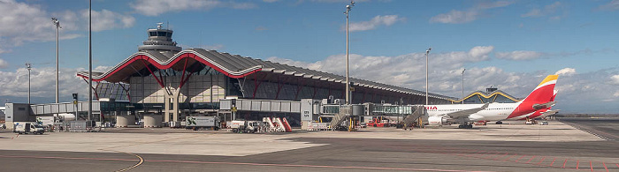 Aeropuerto Adolfo Suárez Madrid-Barajas: Terminal 4S 2023-03-24 Flug IBE3191 München Franz Josef Strauß (MUC/EDDM) - Madrid-Barajas (MAD/LEMD)