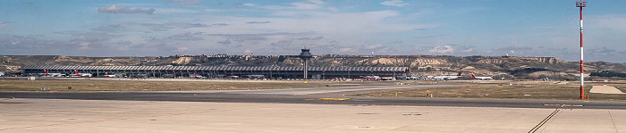 Aeropuerto Adolfo Suárez Madrid-Barajas: Terminal 4S 2023-03-24 Flug IBE3191 München Franz Josef Strauß (MUC/EDDM) - Madrid-Barajas (MAD/LEMD)