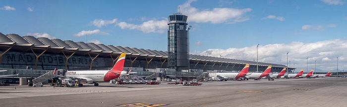 Aeropuerto Adolfo Suárez Madrid-Barajas: Terminal 4 2023-03-24 Flug IBE3191 München Franz Josef Strauß (MUC/EDDM) - Madrid-Barajas (MAD/LEMD)