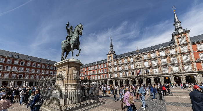 Plaza Mayor: Reiterstandbild von Philipp III., Casa de la Panadería Madrid 2023