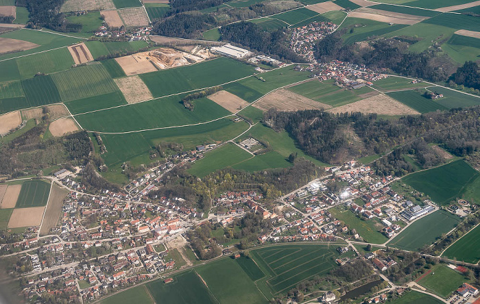 Bayern - Landkreis Freising: Haag an der Amper, Untermarchenbach (oben) 2023-04-22 Flug EZY8638 München Franz Josef Strauß (MUC/EDDM) - London Gatwick (LGW/EGKK) Luftbild aerial photo