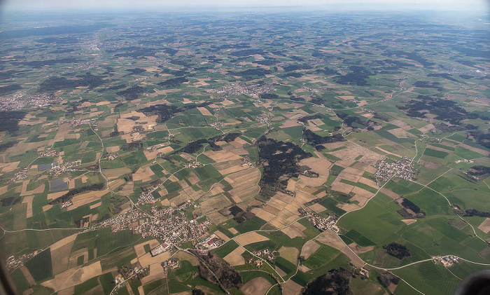 Bayern - Landkreis Freising 2023-04-22 Flug EZY8638 München Franz Josef Strauß (MUC/EDDM) - London Gatwick (LGW/EGKK) Attenkirchen Au in der Hallertau Kronsdorf Nandlstadt Oberappersdorf Wimpasing Luftbild aerial photo