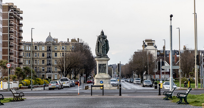 Brighton Grand Avenue: Queen Victoria Statue