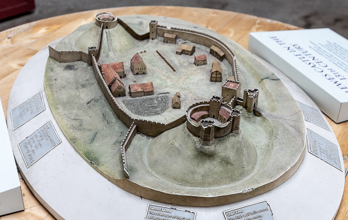 Lewes Castle: Barbican Gate - Modell des Lewes Castle Lewes