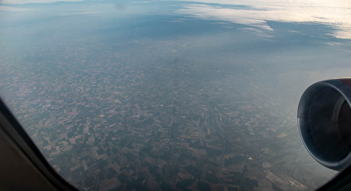 Hauts-de-France - Département Pas-de-Calais:  2023-04-26 Flug EZY8641 London Gatwick (LGW/EGKK) - München Franz Josef Strauß (MUC/EDDM) Luftbild aerial photo