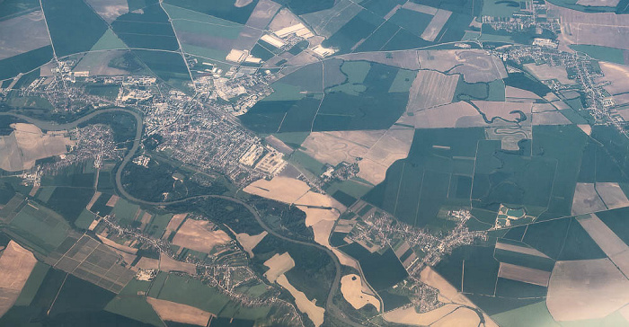 Westslowakei (Západné Slovensko) Sereď 2023-05-28 Flug THY1630 München Franz Josef Strauß (MUC/EDDM) - Istanbul Airport (IST/LTFM) Váh Luftbild aerial photo