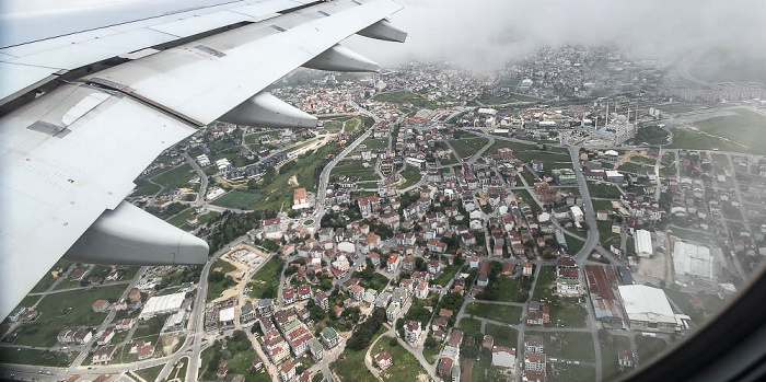 Istanbul Taşoluk Mahallesi 2023-05-28 Flug THY1630 München Franz Josef Strauß (MUC/EDDM) - Istanbul Airport (IST/LTFM) Yeşil Cami Erkek Kuran Kursu Luftbild aerial photo