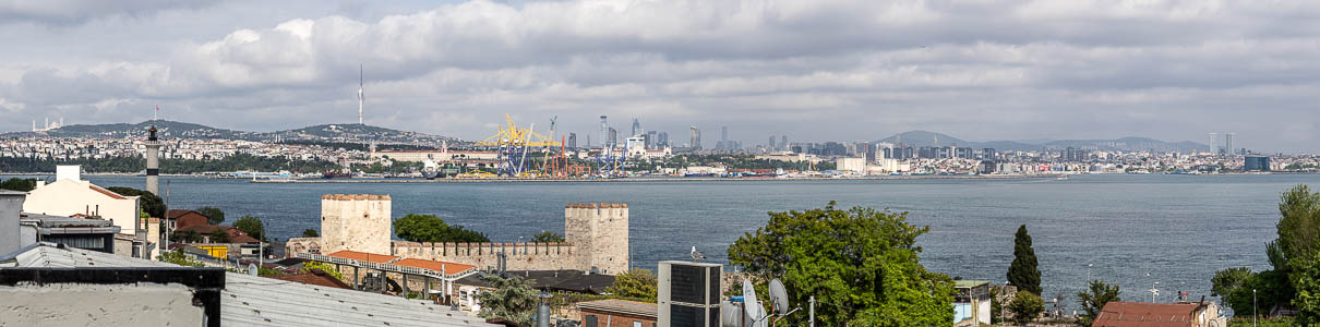 Istanbul Blick vom Saba Sultan Hotel: Bosporus / Marmarameer, Üsküdar / Kadıköy