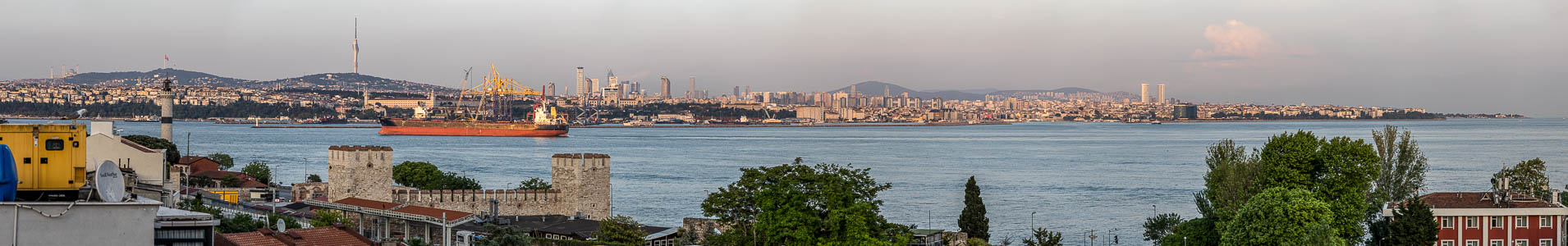 Istanbul Blick vom Saba Sultan Hotel: Bosporus / Marmarameer, Üsküdar / Kadıköy