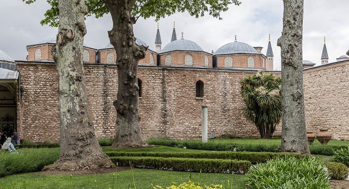 Topkapı-Palast: Zweiter Hof mit Waffen- und Rüstkammern Istanbul