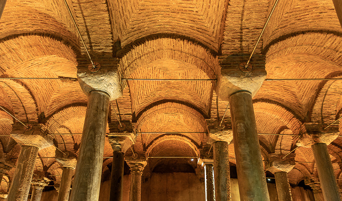 Istanbul Yerebatan-Zisterne (Cisterna Basilica)