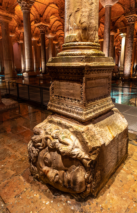 Istanbul Yerebatan-Zisterne (Cisterna Basilica)