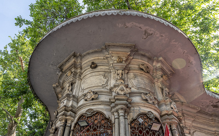 Istanbul Alemdar Caddesi