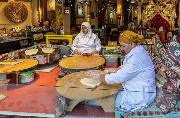 Istanbul Alemdar Caddesi