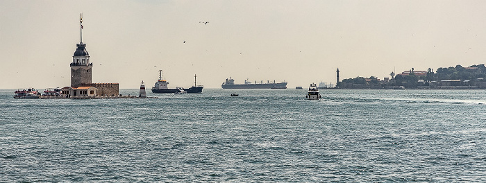 Istanbul Bosporus mit dem Leanderturm Fatih