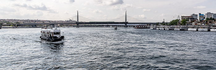 Goldenes Horn mit der Metrobrücke über das Goldene Horn Istanbul