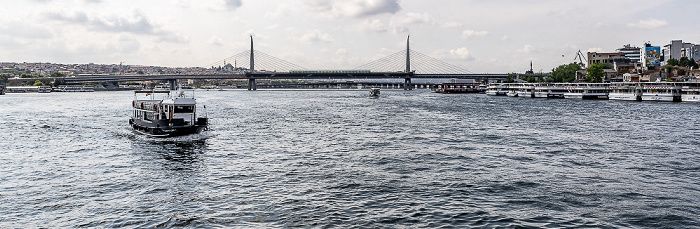 Goldenes Horn mit der Metrobrücke über das Goldene Horn Istanbul