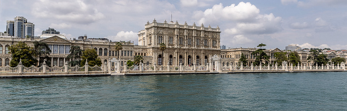 Bosporus, Beşiktaş mit dem Dolmabahçe-Palast Istanbul