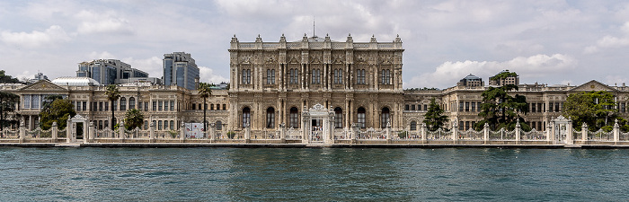 Bosporus, Beşiktaş mit dem Dolmabahçe-Palast Istanbul