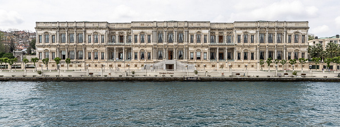 Bosporus, Beşiktaş mit dem Çırağan-Palast Istanbul