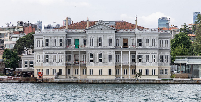 Istanbul Bosporus, Beşiktaş mit dem Fehime Sultan Yalısı