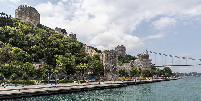 Bosporus, Sarıyer mit der Rumeli Hisarı Istanbul