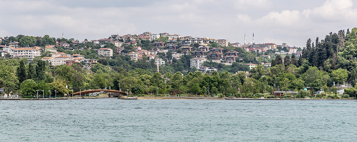 Bosporus, Beykoz (links), Mündung des Küçüksu, Üsküdar Istanbul