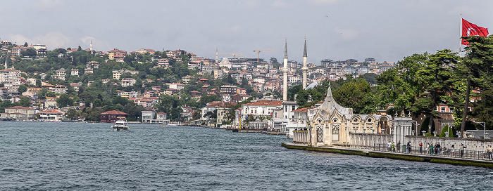 Bosporus, Üsküdar mit dem Park des Beylerbeyi-Palasts Istanbul