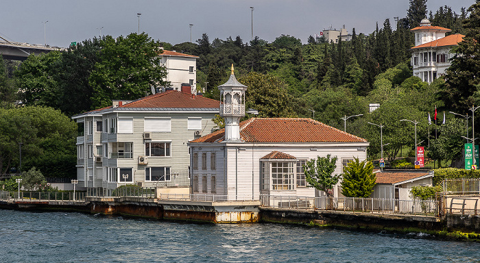 Bosporus, Üsküdar mit der Üryanizade-Moschee Istanbul