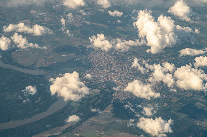 Region Südliche Große Tiefebene Donau, Baja (Frankenstadt) 2023-05-31 Flug THY1635 Istanbul Airport (IST/LTFM) - München Franz Josef Strauß (MUC/EDDM) Luftbild aerial photo