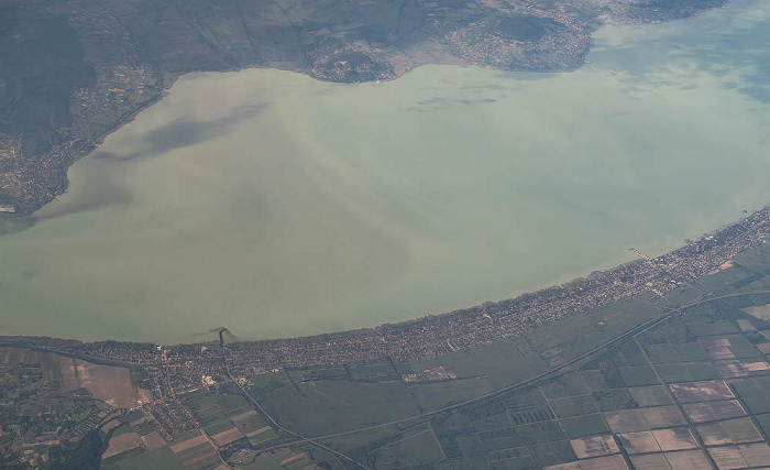 Region Südtransdanubien Balaton (Plattensee), Balatonkeresztúr (unten) 2023-05-31 Flug THY1635 Istanbul Airport (IST/LTFM) - München Franz Josef Strauß (MUC/EDDM) Luftbild aerial photo