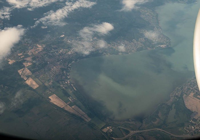 Region Westtransdanubien Keszthely (Kesthell), Balaton (Plattensee) 2023-05-31 Flug THY1635 Istanbul Airport (IST/LTFM) - München Franz Josef Strauß (MUC/EDDM) Luftbild aerial photo