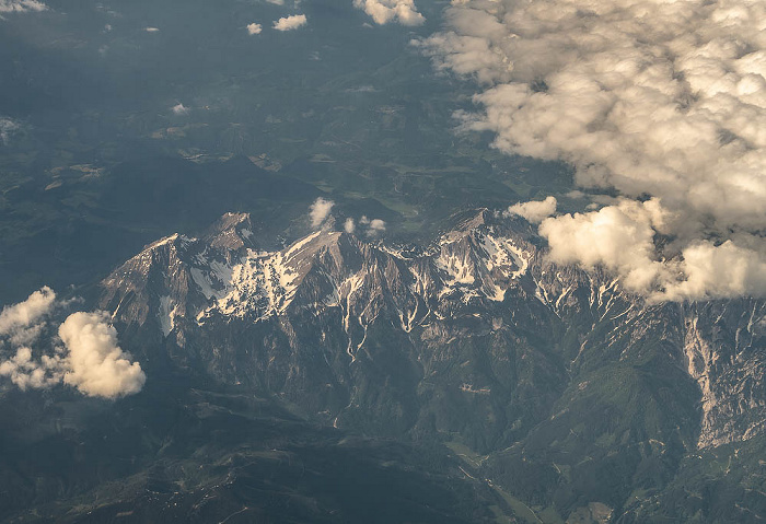 Oberösterreich (oben) / Steiermark: Haller Mauern (Ennstaler Alpen) 2023-05-31 Flug THY1635 Istanbul Airport (IST/LTFM) - München Franz Josef Strauß (MUC/EDDM) Luftbild aerial photo