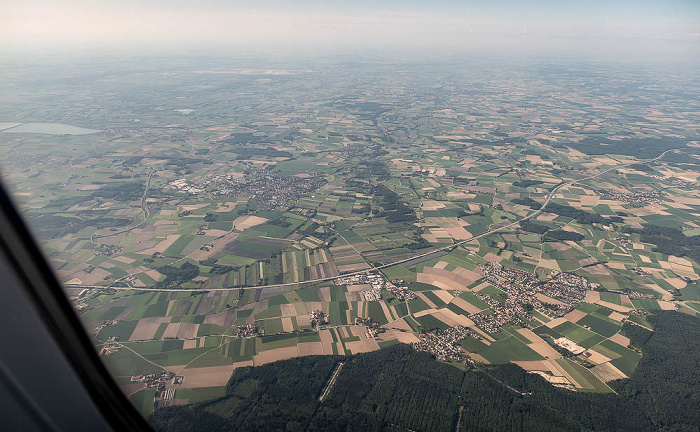 Bayern - Landkreis Ebersberg: Markt Schwaben 2023-05-31 Flug THY1635 Istanbul Airport (IST/LTFM) - München Franz Josef Strauß (MUC/EDDM) Anschlussstelle Anzing Anschlussstelle Forstinning Anschlussstelle Hohenlinden Bundesautobahn A 94 Forstinning Luftbild aerial photo