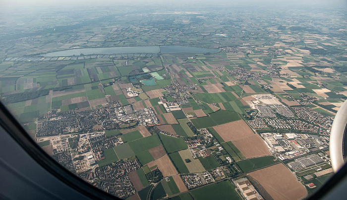 Bayern - Landkreis Ebersberg: Pliening (links), Poing 2023-05-31 Flug THY1635 Istanbul Airport (IST/LTFM) - München Franz Josef Strauß (MUC/EDDM) Luftbild aerial photo