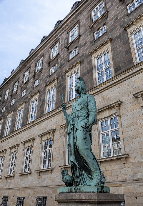 Prins Jørgens Gård: Minerva-Denkmal, Schloss Christiansborg Kopenhagen