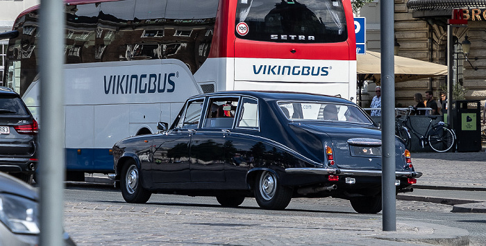 Kongens Nytorv: Fahrzeug des Königshaus mit dem Kfz-Kennzeichen 1 Kopenhagen