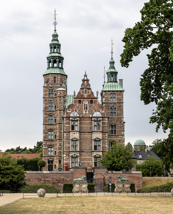 Königsgarten (Kongens Have): Schloss Rosenborg (Rosenborg Slot) Kopenhagen 2023