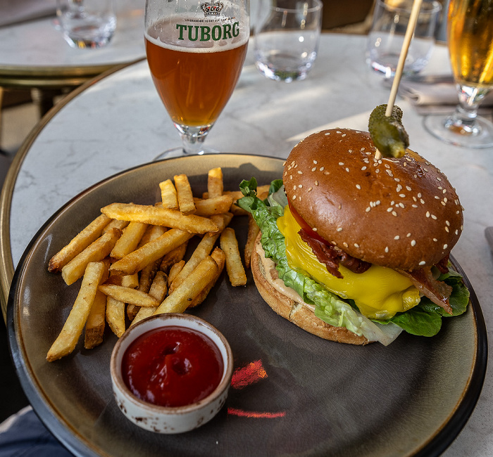 Kopenhagen Bistro Verde: Double Trouble Burger