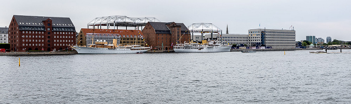 Kopenhagen Inderhavnen (Innenhafen) mit der Königsyacht Norge (links) und der Königsyacht Dannebrog