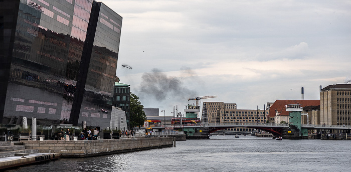 Kopenhagen Inderhavnen (Innenhafen) mit der Knippelsbro Det Kongelige Bibliotek