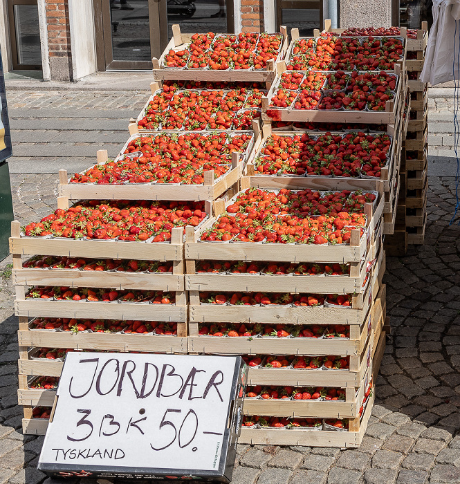 Algade: Stand mit Erdbeeren Roskilde